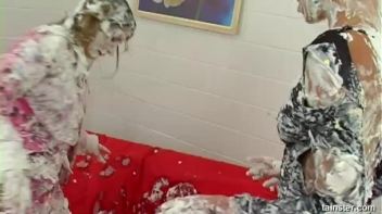 Fancy Chick Food Fight Screencap 53 on www.sinx.com