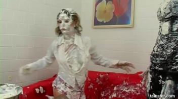 Fancy Chick Food Fight Screencap 62 on www.sinx.com