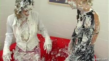 Fancy Chick Food Fight Screencap 63 on www.sinx.com