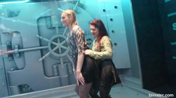 Soaking wet babes shaking their booties Screencap 11 on www.sinx.com