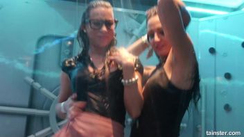 Soaking wet babes shaking their booties Screencap 20 on www.sinx.com