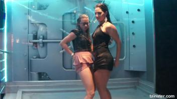 Soaking wet babes shaking their booties Screencap 22 on www.sinx.com