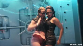 Soaking wet babes shaking their booties Screencap 23 on www.sinx.com