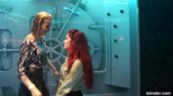 Soaking wet babes shaking their booties Screencap 3 on www.sinx.com