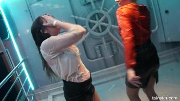 Soaking wet babes shaking their booties Screencap 36 on www.sinx.com