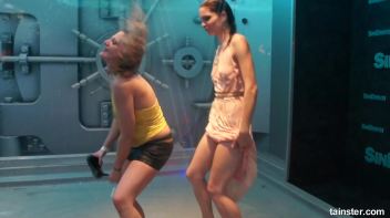 Soaking wet babes shaking their booties Screencap 42 on www.sinx.com