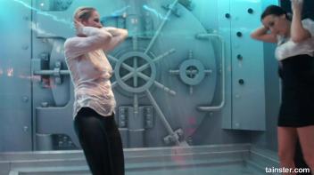 Soaking wet babes shaking their booties Screencap 78 on www.sinx.com