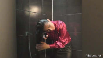 Long Haired Babe Lathers Up In The Shower Screencap 10 on www.sinx.com