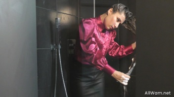Long Haired Babe Lathers Up In The Shower Screencap 22 on www.sinx.com