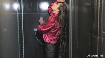 Long Haired Babe Lathers Up In The Shower Screencap 25 on www.sinx.com