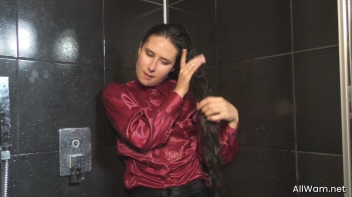 Long Haired Babe Lathers Up In The Shower Screencap 63 on www.sinx.com