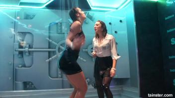 Wet and crazy amateur girls Screencap 84 on www.sinx.com