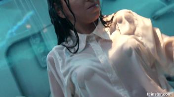 Wet and crazy amateur girls Screencap 10 on www.sinx.com