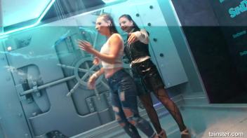 Wet and crazy amateur girls Screencap 52 on www.sinx.com