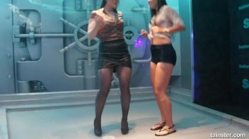 Wet and crazy amateur girls Screencap 65 on www.sinx.com