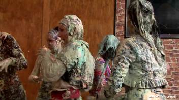 Cake Fight! Screencap 67 on www.sinx.com