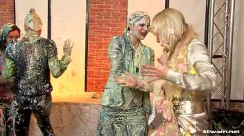 Cake Fight! Screencap 76 on www.sinx.com