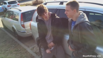 Enjoying a Post Meal Tug! Screencap 57 on www.sinx.com