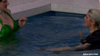 You Dropped My Purse In The Pool, Bitch! Screencap 24 on www.sinx.com