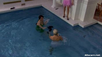 You Dropped My Purse In The Pool, Bitch! Screencap 27 on www.sinx.com