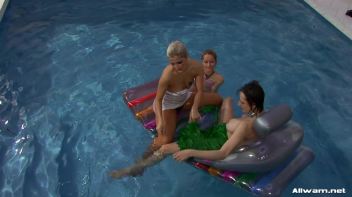 You Dropped My Purse In The Pool, Bitch! Screencap 83 on www.sinx.com