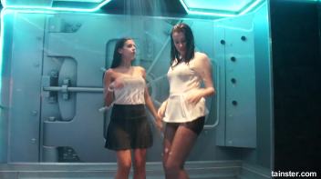 Sexy ladies getting wetter and wetter Screencap 20 on www.sinx.com