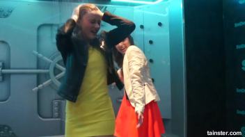 Sexy ladies getting wetter and wetter Screencap 32 on www.sinx.com