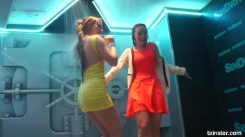 Sexy ladies getting wetter and wetter Screencap 38 on www.sinx.com