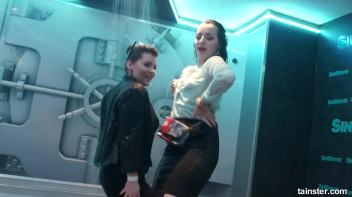 Sexy ladies getting wetter and wetter Screencap 47 on www.sinx.com