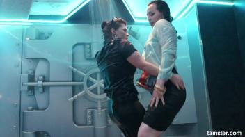 Sexy ladies getting wetter and wetter Screencap 51 on www.sinx.com