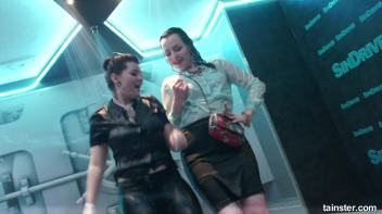 Sexy ladies getting wetter and wetter Screencap 53 on www.sinx.com