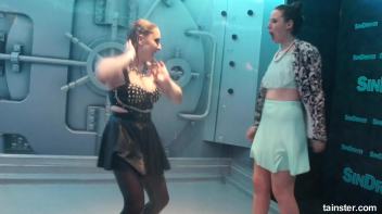 Sexy ladies getting wetter and wetter Screencap 64 on www.sinx.com