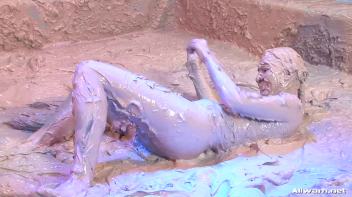 Double Dose Of Mud In Your Face Screencap 86 on www.sinx.com