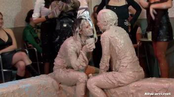 Double Dose Of Mud In Your Face Screencap 46 on www.sinx.com