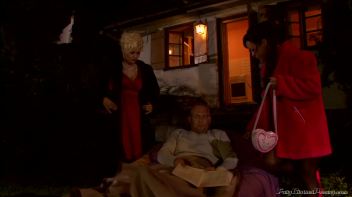 Naughy Night Owls Screencap 16 on www.sinx.com