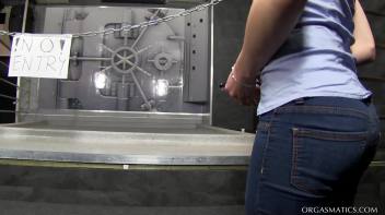 Enter If You Dare Screencap 3 on www.sinx.com