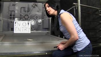 Enter If You Dare Screencap 4 on www.sinx.com