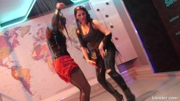 Dancing babes Screencap 79 on www.sinx.com