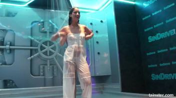 Showers and amateur babes Screencap 29 on www.sinx.com