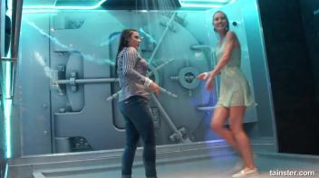 Showers and amateur babes Screencap 52 on www.sinx.com