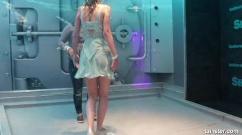 Showers and amateur babes Screencap 54 on www.sinx.com