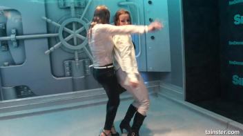 Showers and amateur babes Screencap 59 on www.sinx.com