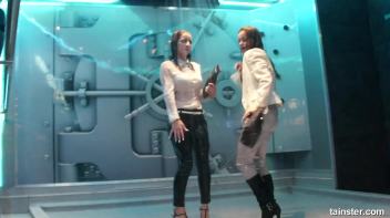 Showers and amateur babes Screencap 62 on www.sinx.com