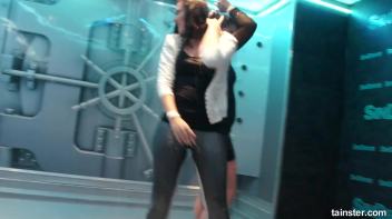 Showers and amateur babes Screencap 68 on www.sinx.com