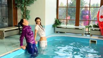 Wetlook Workout Screencap 34 on www.sinx.com