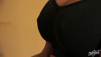 Lesbians at the Gym Screencap 5 on www.sinx.com