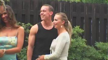 Going for it Like Rabbits! Screencap 12 on www.sinx.com