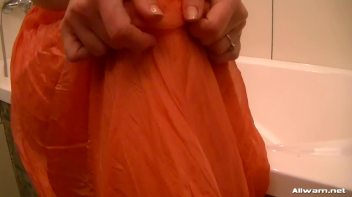 Shower Down That Sexy Dress Screencap 14 on www.sinx.com
