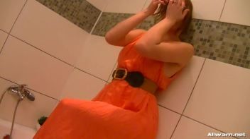 Shower Down That Sexy Dress Screencap 21 on www.sinx.com