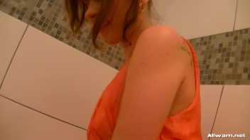 Shower Down That Sexy Dress Screencap 26 on www.sinx.com